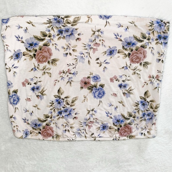 American Eagle Outfitters Tops - American Eagle Crop Top